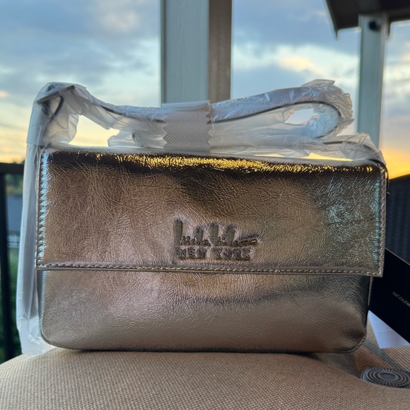 Nicole Miller Metallic Silver Crossbody Bag - Picture 1 of 8